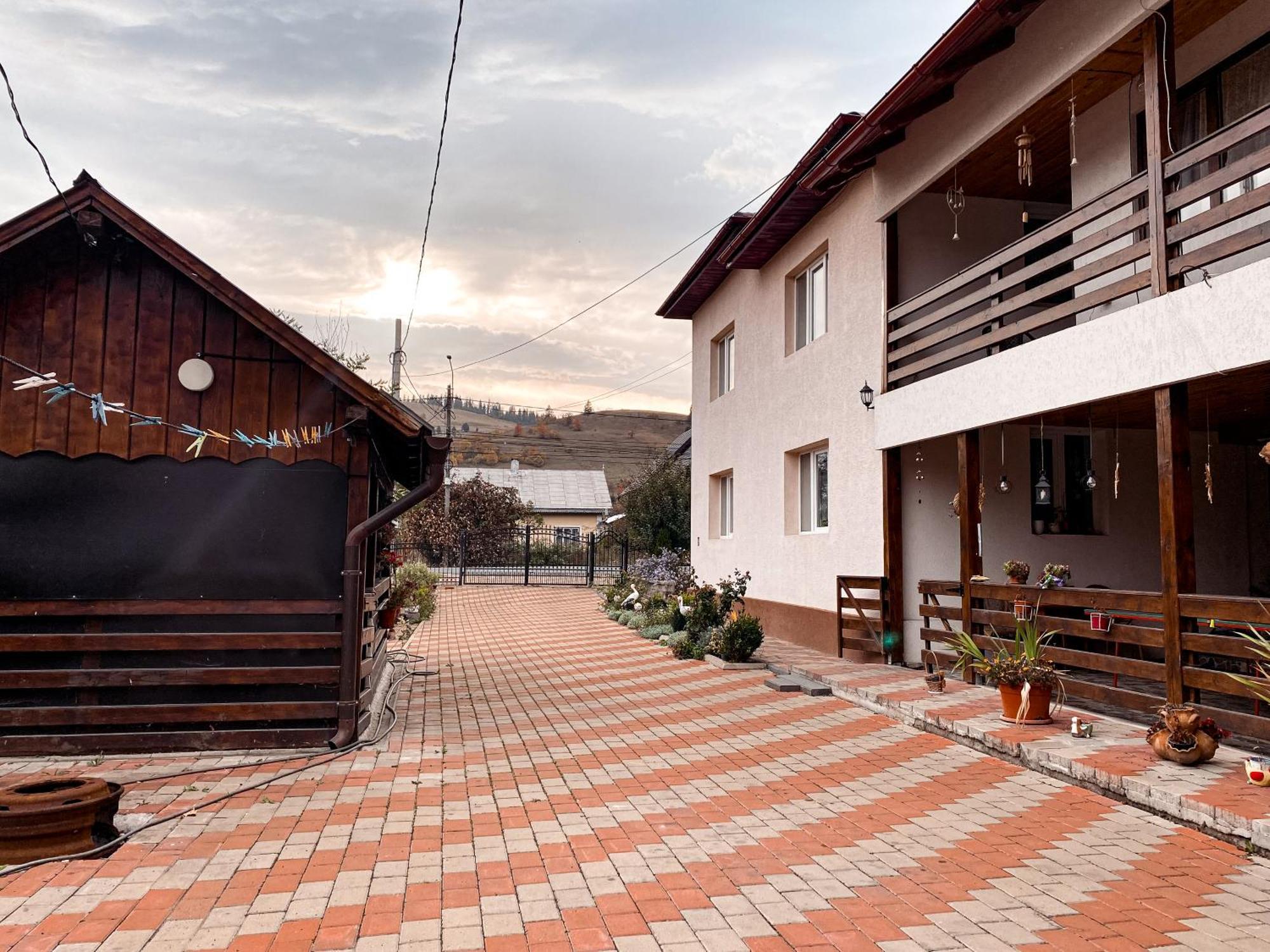 Casa Irina Otel Mînăstirea Humorului Dış mekan fotoğraf